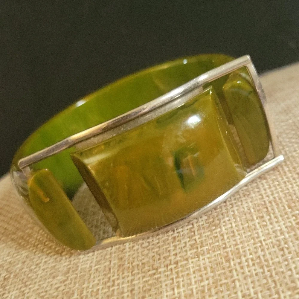 Vintage Spinach Moss Bakelite Buckle Bangle Bracelet Green 2.5 In Midcentury